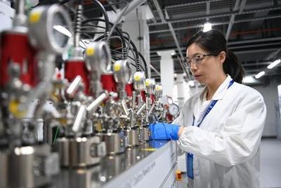 新材料技术开发 西部大开发中特色优势产业的核心引擎